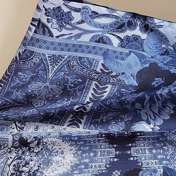 Chico's Blue Satin Floral Paisley Spliced Tapestry Print Woven Poncho Size L/XL - Picture 3 of 6